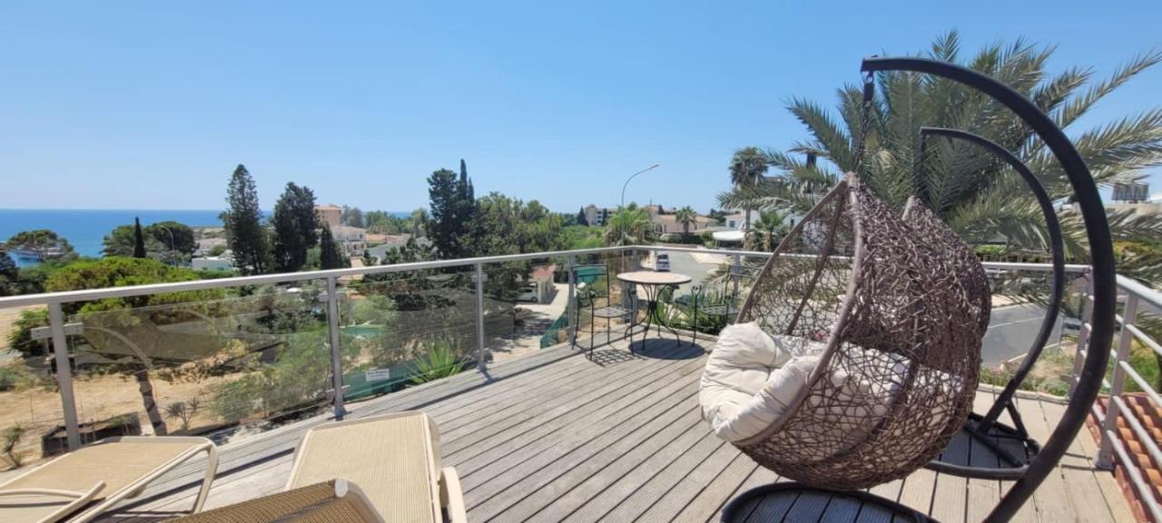 Villa Neyla Four Bedroom Coral Bay Beach Front Exterior foto